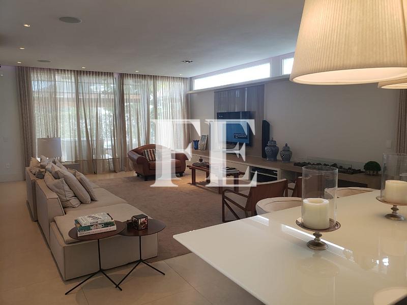 CASA MODERNA A VENDA - 3 SUÍTES COM CLOSET - PISCINA E ÁREA GOURMET - 4 VAGAS - CONDOMINIO FECHADO - PRAIA BRAVA ITAJAÍ — foto 4
