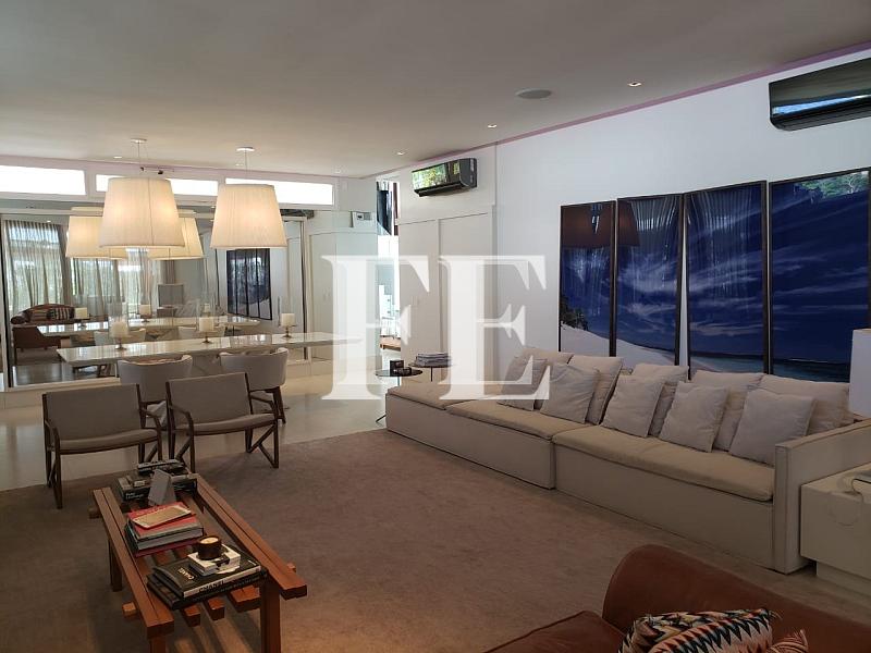 CASA MODERNA A VENDA - 3 SUÍTES COM CLOSET - PISCINA E ÁREA GOURMET - 4 VAGAS - CONDOMINIO FECHADO - PRAIA BRAVA ITAJAÍ — foto 8