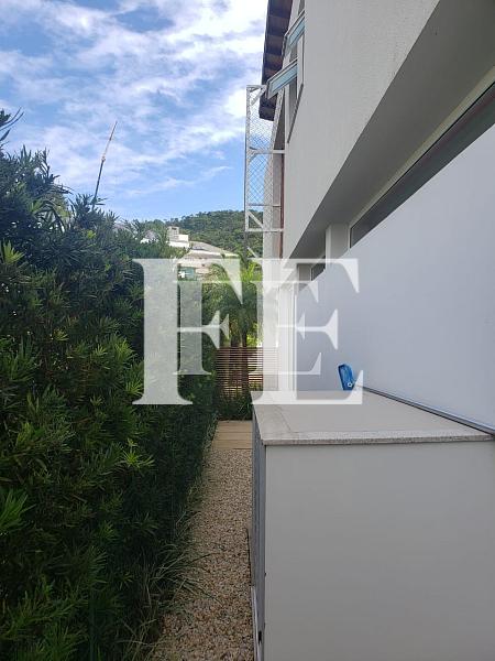 CASA MODERNA A VENDA - 3 SUÍTES COM CLOSET - PISCINA E ÁREA GOURMET - 4 VAGAS - CONDOMINIO FECHADO - PRAIA BRAVA ITAJAÍ — foto 30