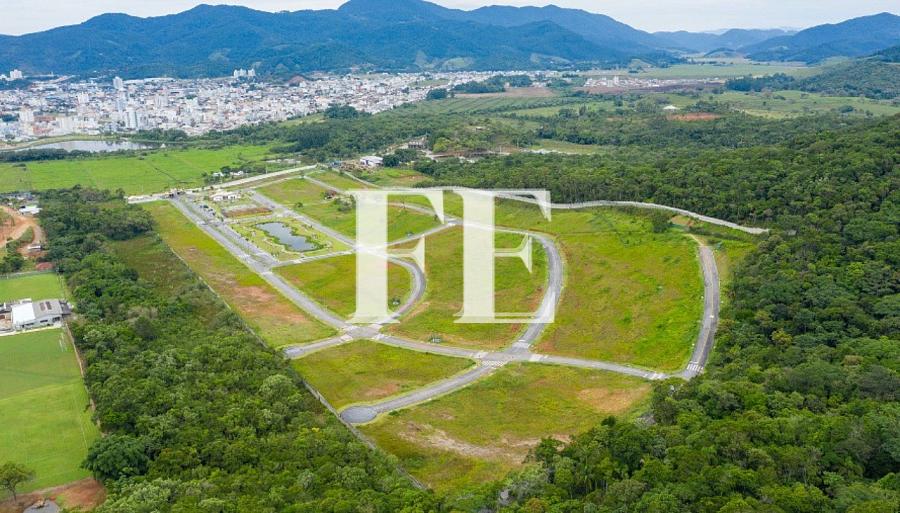TERRENO A VENDA NO CONDOMINIO PARQUE DO LAGO EM CAMBORIÚ — foto 3