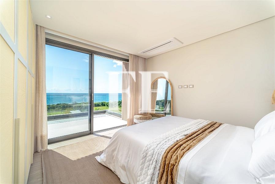 DE FRENTE PRO MAR NA PRAIA DO ESTALEIRO MOBILIADA E DECORADA COM 5 QUARTOS E PISCINA TERRENO COM 1385M² — foto 14