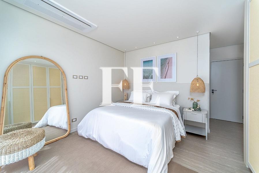 DE FRENTE PRO MAR NA PRAIA DO ESTALEIRO MOBILIADA E DECORADA COM 5 QUARTOS E PISCINA TERRENO COM 1385M² — foto 30