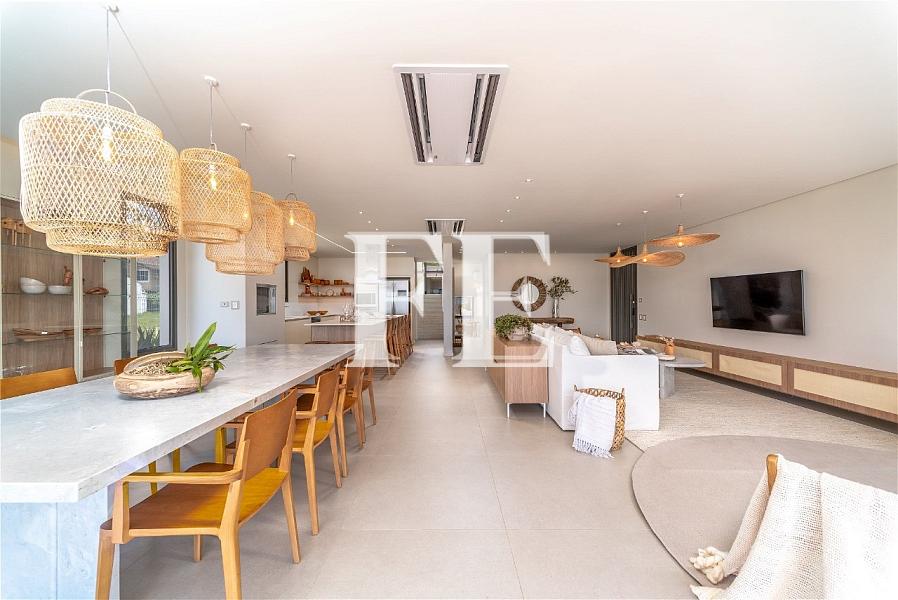 DE FRENTE PRO MAR NA PRAIA DO ESTALEIRO MOBILIADA E DECORADA COM 5 QUARTOS E PISCINA TERRENO COM 1385M² — foto 4