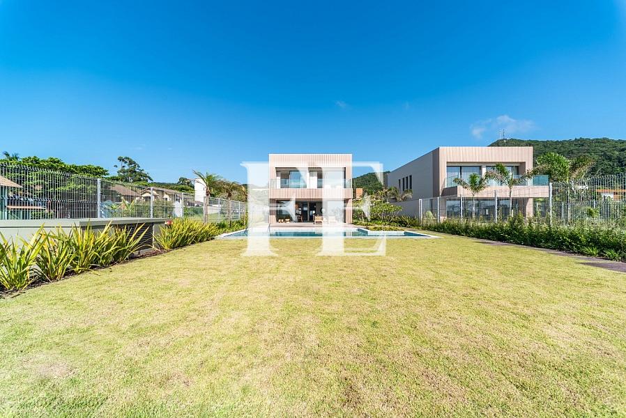 DE FRENTE PRO MAR NA PRAIA DO ESTALEIRO MOBILIADA E DECORADA COM 5 QUARTOS E PISCINA TERRENO COM 1385M² — foto 26