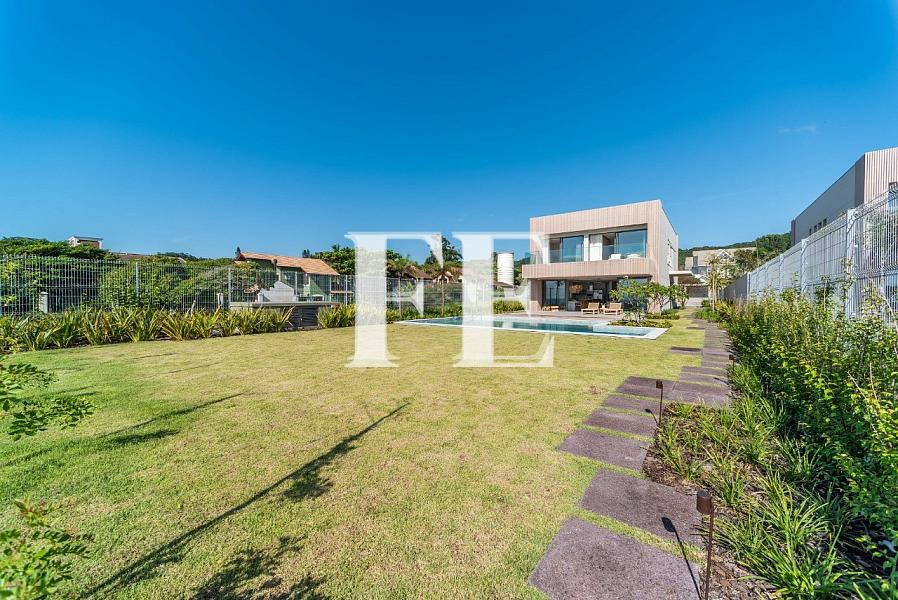 DE FRENTE PRO MAR NA PRAIA DO ESTALEIRO MOBILIADA E DECORADA COM 5 QUARTOS E PISCINA TERRENO COM 1385M² — foto 25