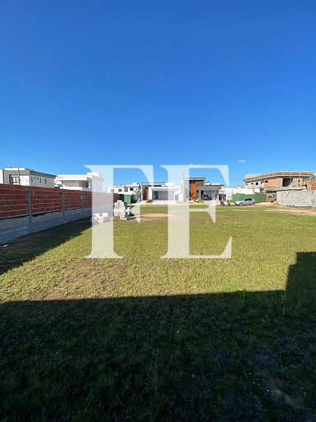 TERRENO A VENDA NO CONDOMÍNIO CALENDÔNIA COM BOA LOCALIZAÇÃO — foto 3