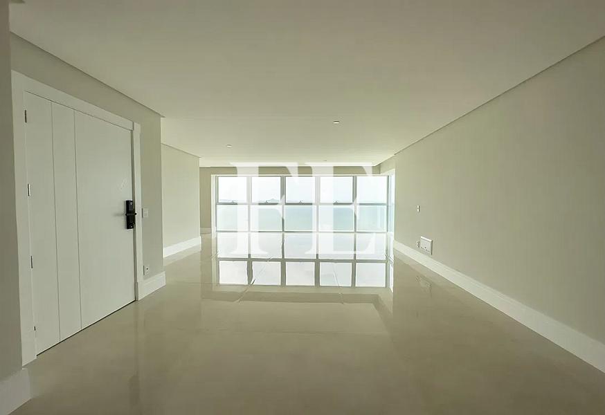 APARTAMENTO A VENDA NO EDIFICIO ONE TOWER FRENTE MAR EM BALNEÁRIO CAMBORIÚ ANDAR ALTO ACIMA DO 50 COM PARCELAMENTO EM ATÉ 100X — foto 2