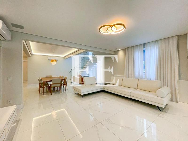 CASA A VENDA NO CONDOMINIO DO GOLF A POUCOS MINUTOS DE BALNEÁRIO CAMBORIÚ COM 4 SUÍTES FINAMENTE MOBILIADA E DECORADA E PISCINA — foto 15