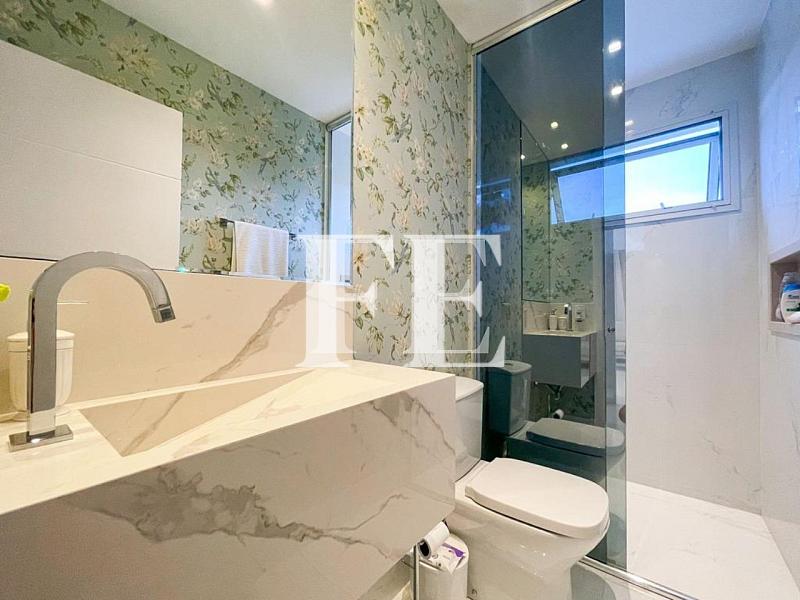 CASA A VENDA NO CONDOMINIO DO GOLF A POUCOS MINUTOS DE BALNEÁRIO CAMBORIÚ COM 4 SUÍTES FINAMENTE MOBILIADA E DECORADA E PISCINA — foto 23