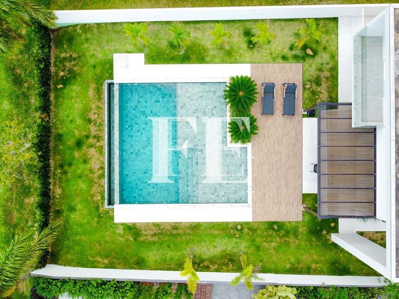 CASA A VENDA NO CONDOMINIO DO GOLF A POUCOS MINUTOS DE BALNEÁRIO CAMBORIÚ COM 4 SUÍTES FINAMENTE MOBILIADA E DECORADA E PISCINA — foto 4