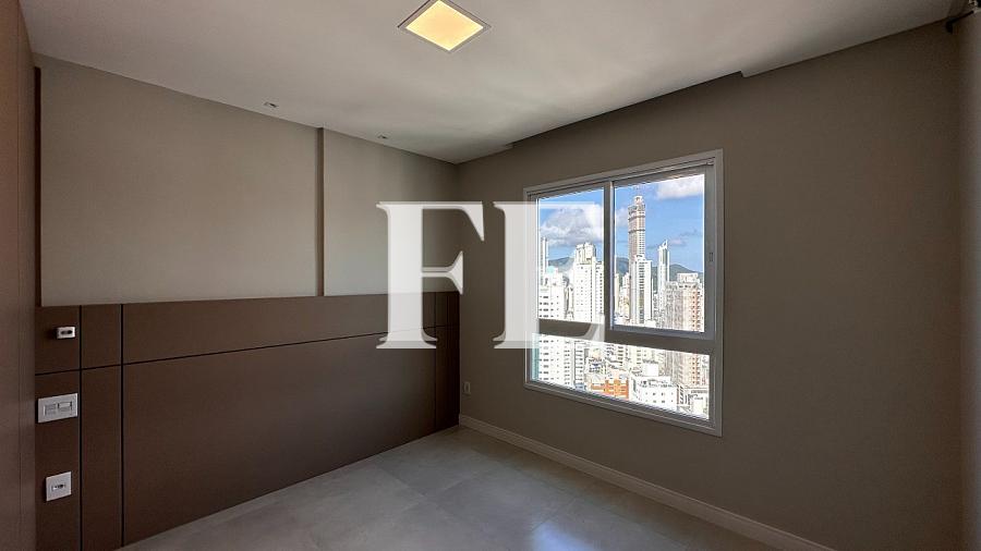 COBERTURA DUPLEX A VENDA SEMI MOBILIADA EM BALNEÁRIO CAMBORIÚ BEM CENTRAL EM REGIÃO EXCELENTE COM LINDA VISTA DO MAR — foto 18