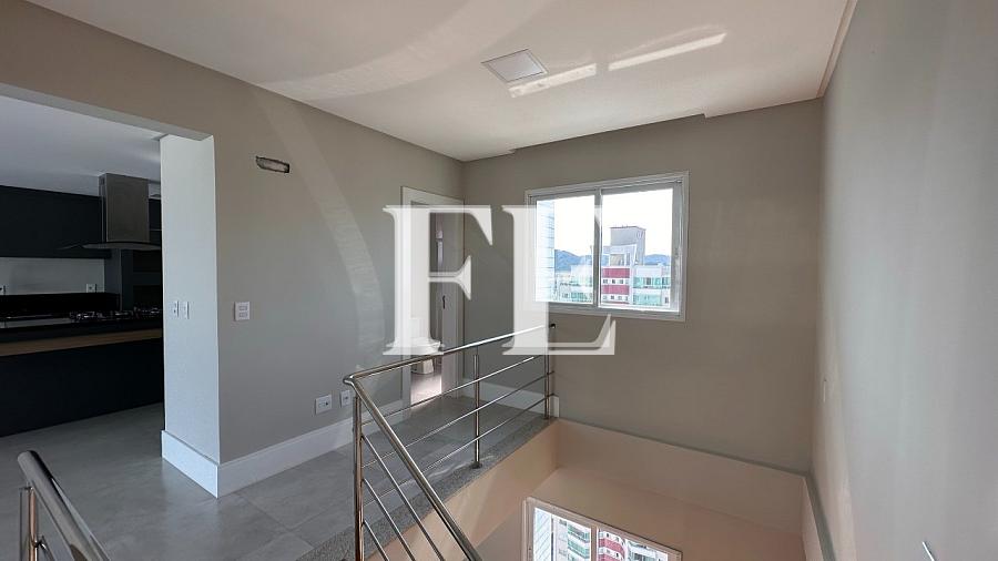 COBERTURA DUPLEX A VENDA SEMI MOBILIADA EM BALNEÁRIO CAMBORIÚ BEM CENTRAL EM REGIÃO EXCELENTE COM LINDA VISTA DO MAR — foto 6