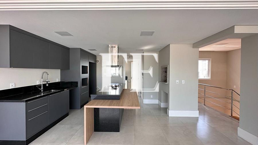 COBERTURA DUPLEX A VENDA SEMI MOBILIADA EM BALNEÁRIO CAMBORIÚ BEM CENTRAL EM REGIÃO EXCELENTE COM LINDA VISTA DO MAR — foto 14