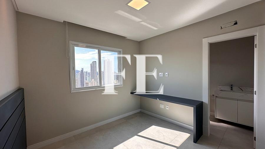 COBERTURA DUPLEX A VENDA SEMI MOBILIADA EM BALNEÁRIO CAMBORIÚ BEM CENTRAL EM REGIÃO EXCELENTE COM LINDA VISTA DO MAR — foto 20