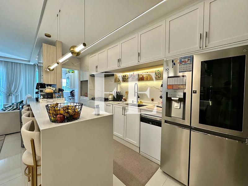 APARTAMENTO MOBILIADO E DECORADO COM 3 SUÍTES E 2 VAGAS DE GARAGEM COM ÓTIMA LOCALIZAÇÃO - PREDIO NOVO COM LAZER COMPLETO EM BALNEÁRIO CAMBORIÚ — foto 8