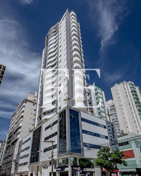 APARTAMENTO A VENDA NA RUA 2700 COM 3 SUITES E 2 VAGAS DE GARAGEM E UMA EXCELENTE AREA DE LAZER MUITO BEM LOCALIZADO. — foto 7