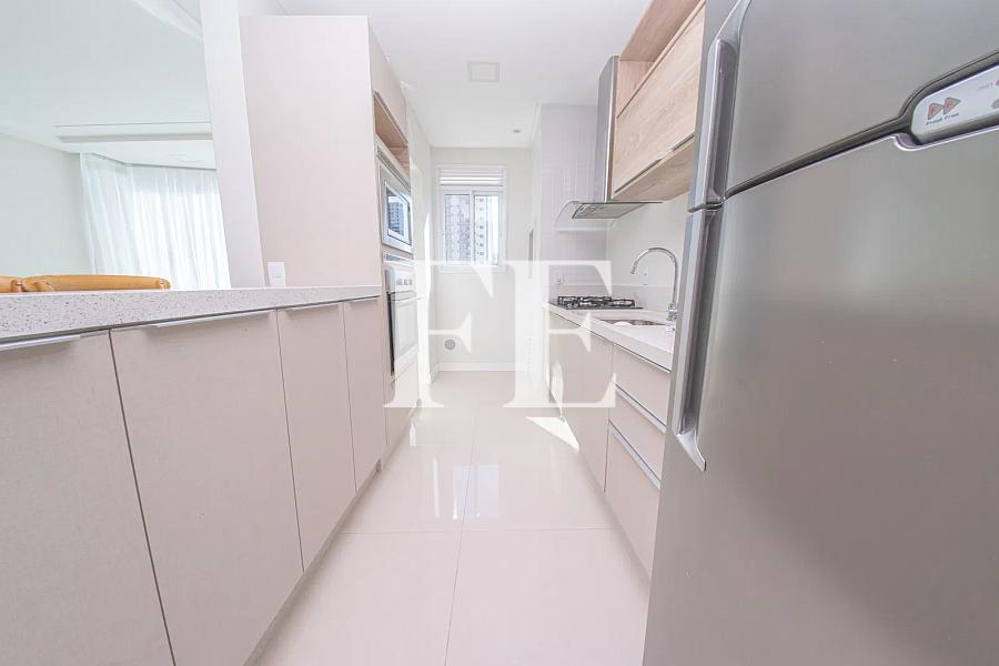 APARTAMENTO  A VENDA NO ED. TORRE ESMERALDA EM BALNEÁRIO CAMBORIÚ FINAMENTE MOBILIADO E DECORADO — foto 7