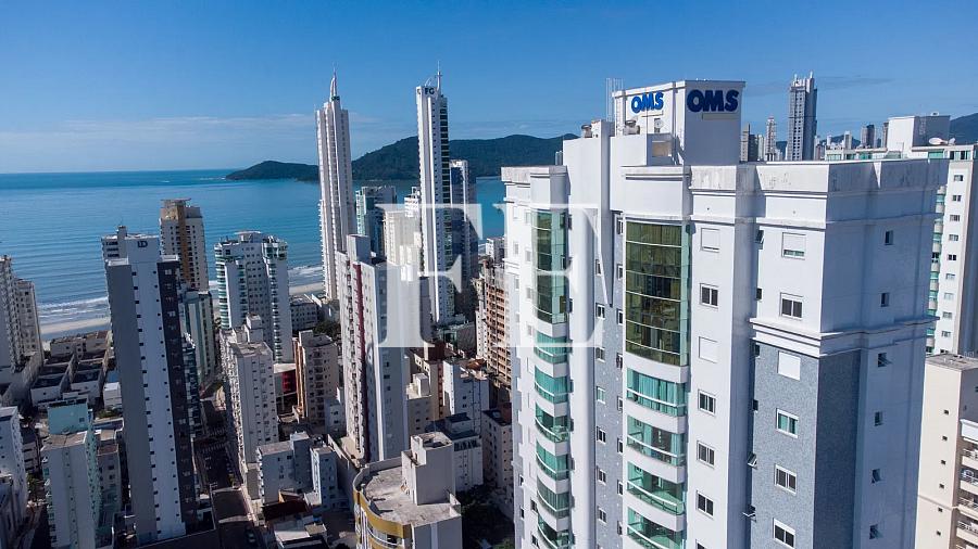 APARTAMENTO  A VENDA NO ED. TORRE ESMERALDA EM BALNEÁRIO CAMBORIÚ FINAMENTE MOBILIADO E DECORADO — foto 21