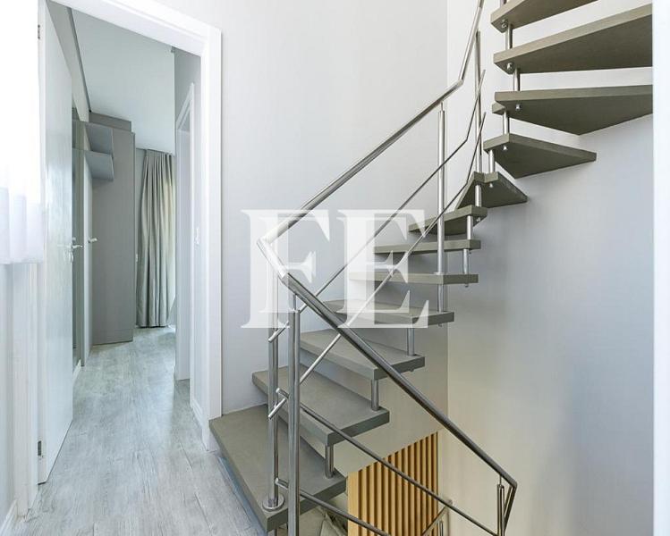 CASA TRIPLEX DE ESQUINA COM TERRENO E PISCINA PROXIMO A PRAIA DE CANTO GRANDE EM BOMBINHAS — foto 5