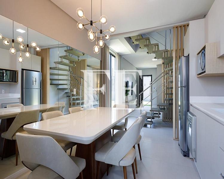 CASA TRIPLEX DE ESQUINA COM TERRENO E PISCINA PROXIMO A PRAIA DE CANTO GRANDE EM BOMBINHAS — foto 4