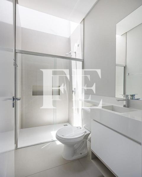 CASA TRIPLEX DE ESQUINA COM TERRENO E PISCINA PROXIMO A PRAIA DE CANTO GRANDE EM BOMBINHAS — foto 10