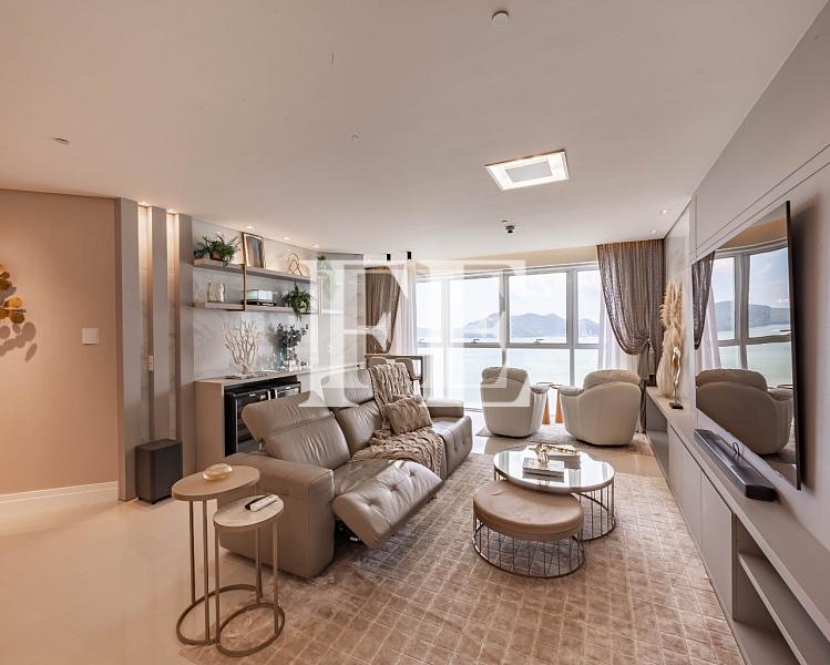 APARTAMENTO A VENDA EM UM DOS MAIS ALTOS EDIFICIOS DE BALNEÁRIO CAMBORIÚ O INFINITY COAST NA BARRA NORTE EM BALNEÁRIO CAMBORIÚ FINAMENTE MOBILIADO E D — foto 2