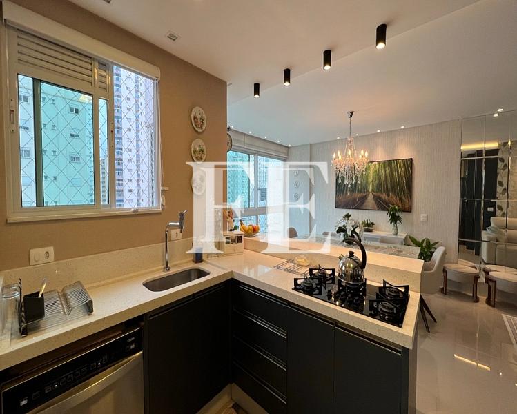 APARTAMENTO PARA VENDA NO EDIFICIO SUN PLACE EM BALNEÁRIO CAMBORIÚ COM 3 SUÍTES E 2 VAGAS DE GARAGEM COM LAZER COMPLETO — foto 7