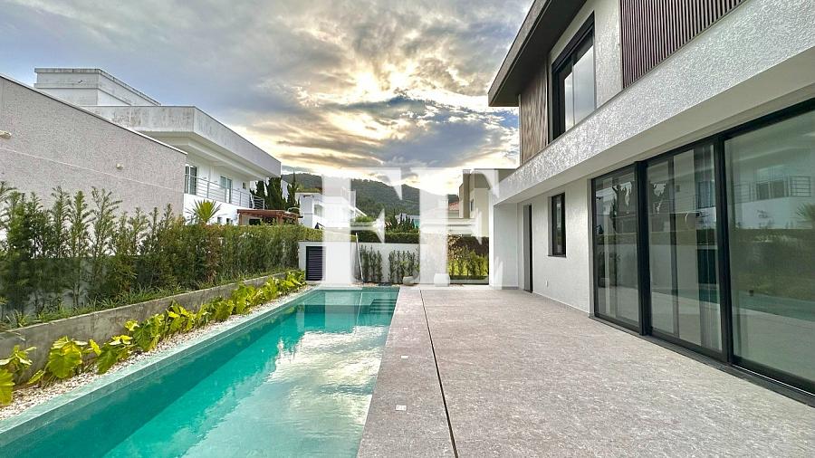 CASA MODERNA EM CONDOMÍNIO FECHADO NA PRAIA BRAVA — foto 6