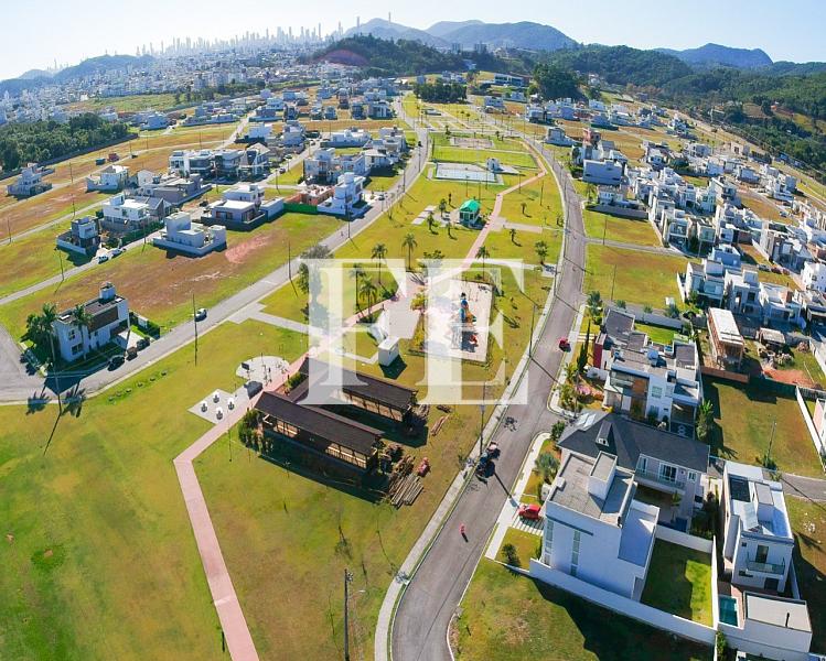 TERRENO A VENDA NO CONDOMÍNIO CALEDÔNIA DE ESQUINA EM FRENTE AO BOSQUE — foto 5