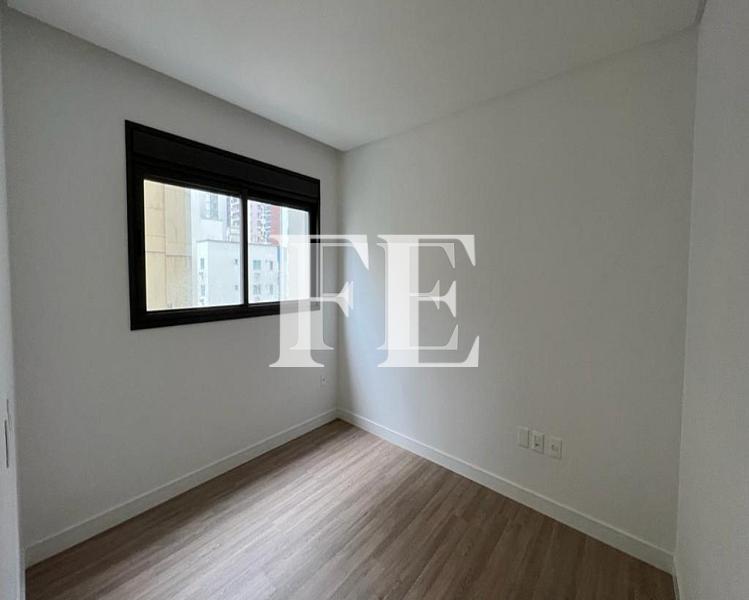 APARTAMENTO A VENDA EDIFICIO ROYAL TOWER SEM MOVEIS COM 3 SUITES E 2 VAGAS — foto 2