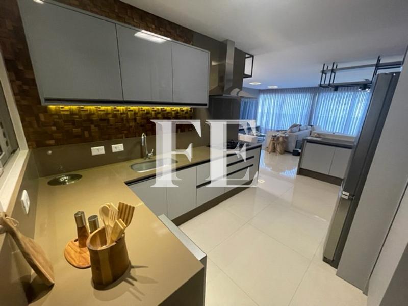 APARTAMENTO COM PISCINA PRIVATIVA NA QUADRA DO MAR FINAMENTE MOBILIADO — foto 8