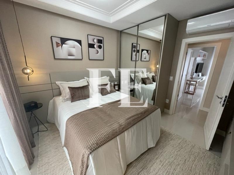 APARTAMENTO COM PISCINA PRIVATIVA NA QUADRA DO MAR FINAMENTE MOBILIADO — foto 25