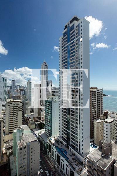 APARTAMENTO COM PISCINA PRIVATIVA NA QUADRA DO MAR FINAMENTE MOBILIADO — foto 28