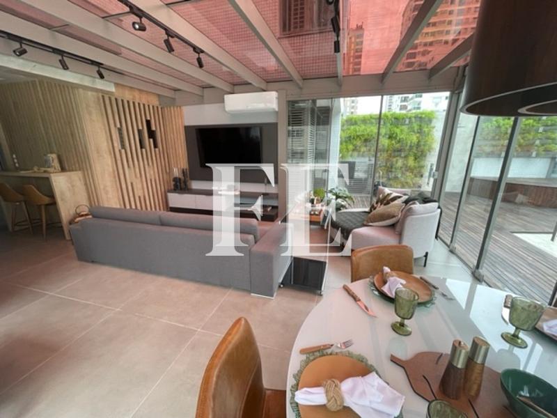 APARTAMENTO COM PISCINA PRIVATIVA NA QUADRA DO MAR FINAMENTE MOBILIADO — foto 12