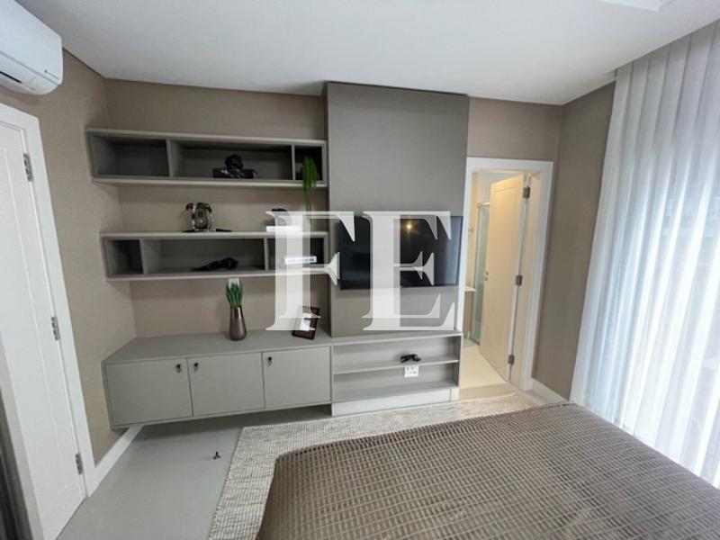 APARTAMENTO COM PISCINA PRIVATIVA NA QUADRA DO MAR FINAMENTE MOBILIADO — foto 24