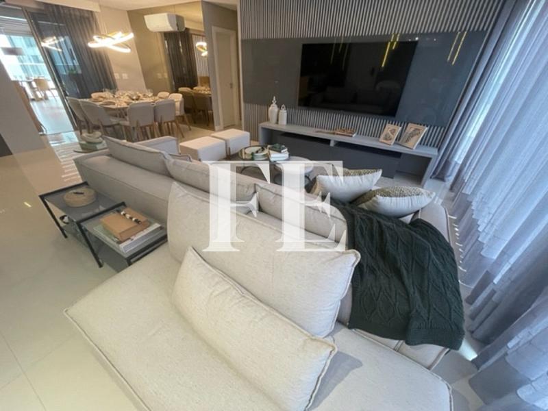 APARTAMENTO COM PISCINA PRIVATIVA NA QUADRA DO MAR FINAMENTE MOBILIADO — foto 4