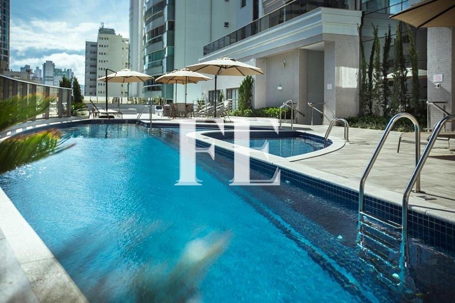 APARTAMENTO COM PISCINA PRIVATIVA NA QUADRA DO MAR FINAMENTE MOBILIADO — foto 30
