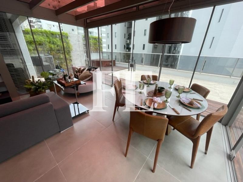 APARTAMENTO COM PISCINA PRIVATIVA NA QUADRA DO MAR FINAMENTE MOBILIADO — foto 11