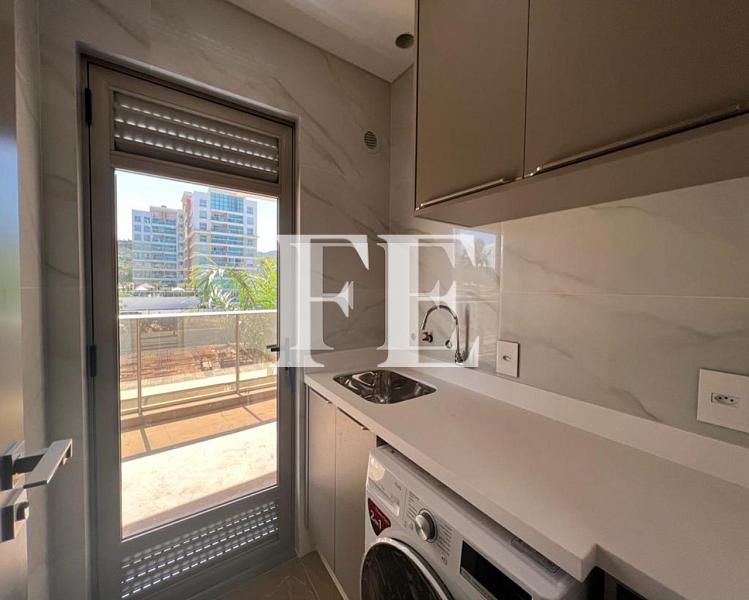 APARTAMENTO VENDA ED BRAVA VILLAGE, QUADRA MAR NA PRAIA BRAVA, MOBILIADO E DECORADO. — foto 21