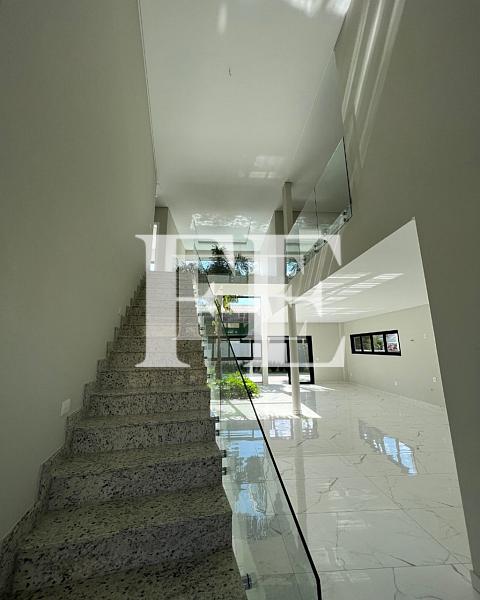 CASA PERFEITA PRA VOCÊ E SUA FAMILIA DESFRUTAREM OS MELHORES MOMENTOS COM 5 SUÍTES E PISCINA — foto 7