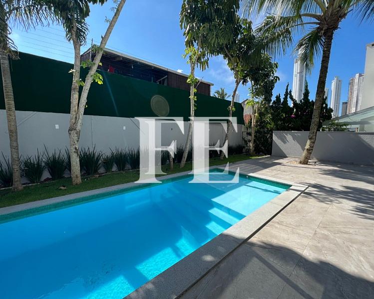 CASA PERFEITA PRA VOCÊ E SUA FAMILIA DESFRUTAREM OS MELHORES MOMENTOS COM 5 SUÍTES E PISCINA — foto 8