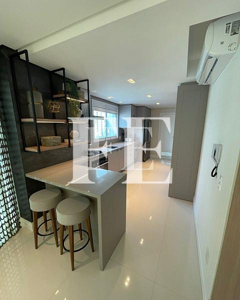 APARTAMENTO EDIFÍCIO OLYMPO TOWER FINAMENTE MOBILIADO E DECORADO — foto 4