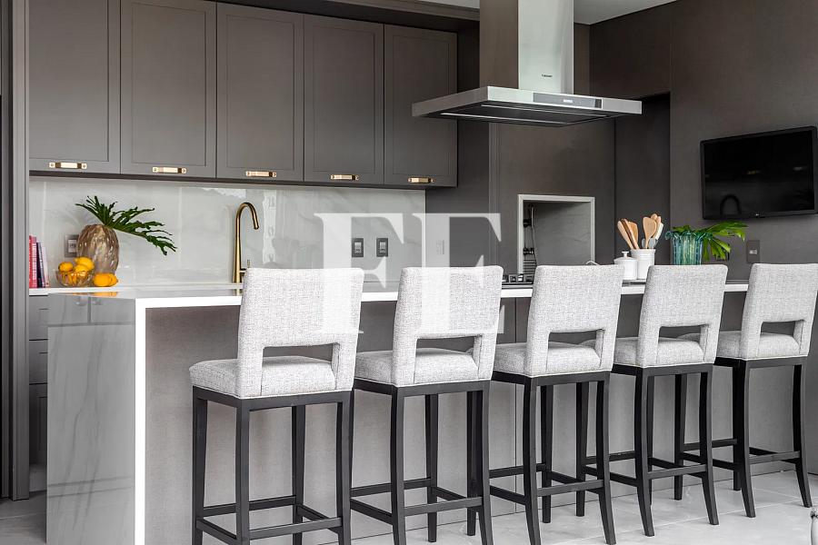 COBERTURA DUPLEX A VENDA NA BARRA NORTE COM PISCINA - MOBILIADA E PRONTA PRA MORAR - BEM PROXIMO A RODA GIGANTE DE BALNEÁRIO CAMBORIÚ — foto 2