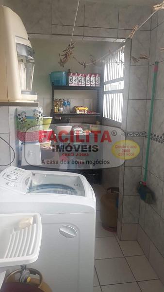Imperd�vel, 02 quartos a 600 metros da praia brava em Caiob�