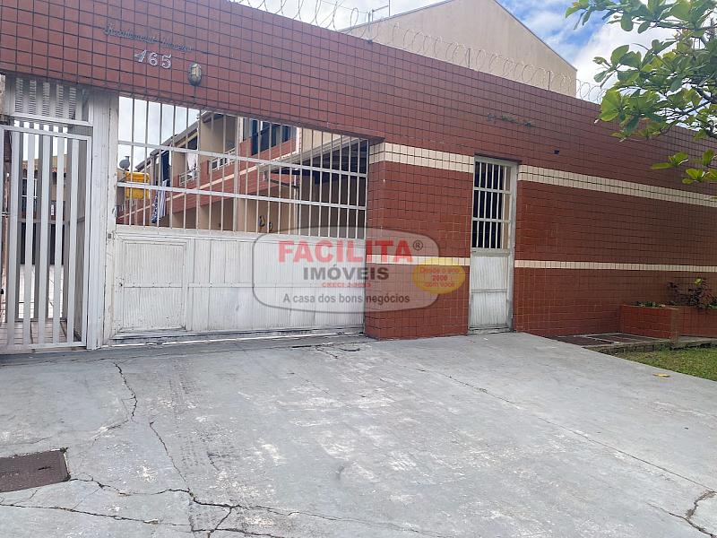 Para curtir as f�ria. Pertinho da praia e do comercio central de Matinhos. 1