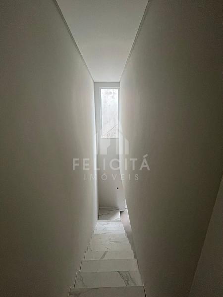 SOBRADO EM CONSTRUÇÃO — foto 15