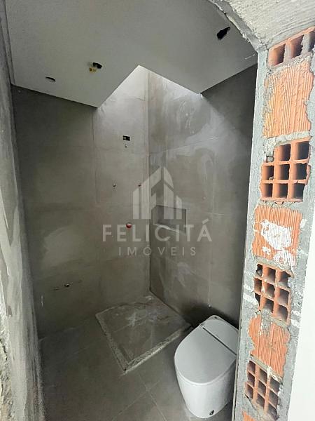 SOBRADO EM CONSTRUÇÃO — foto 23