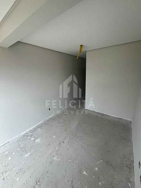 SOBRADO EM CONSTRUÇÃO — foto 26