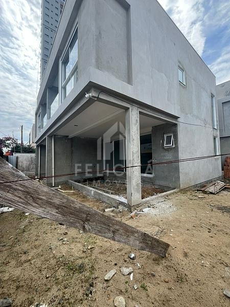 SOBRADO EM CONSTRUÇÃO — foto 33