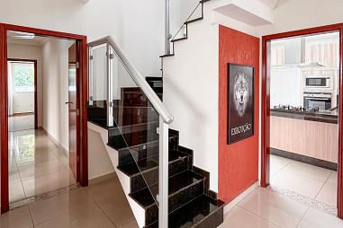 Casa em Condomínio com 3 quartos à venda, 220m², 3 banheiros - Jardim Primavera - Nova Odessa